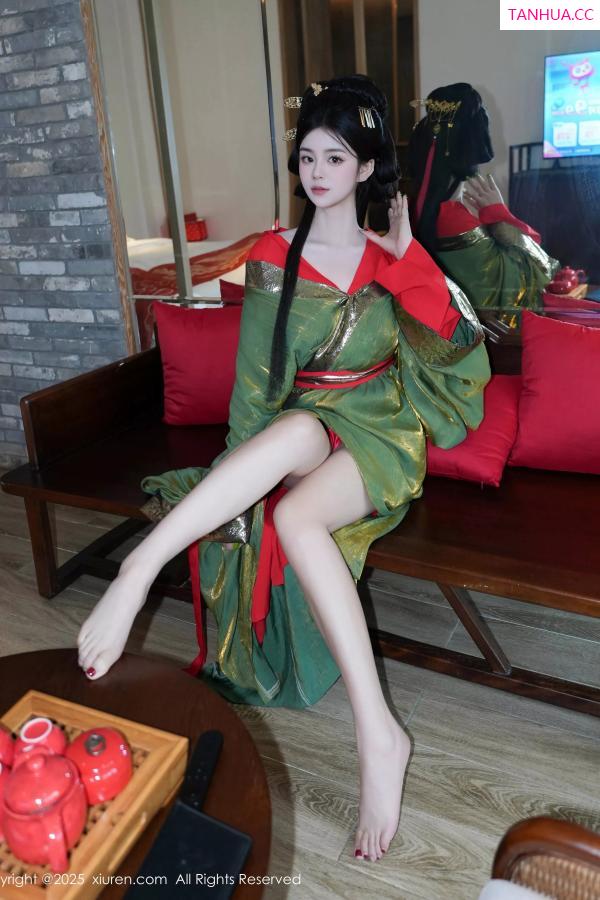   [XiuRen]高清写真图 2025.04.09 No.10126 雪糕CiCi 性感古风第18张图片